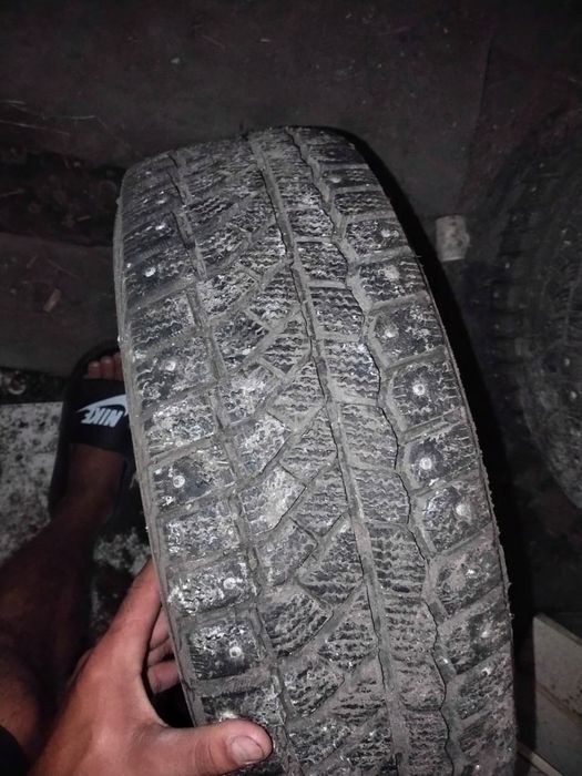 Продам зимнюю резину на Ваз