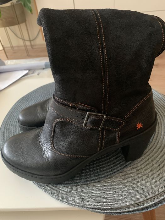 Зимни ботуши от естествена кожа и велур