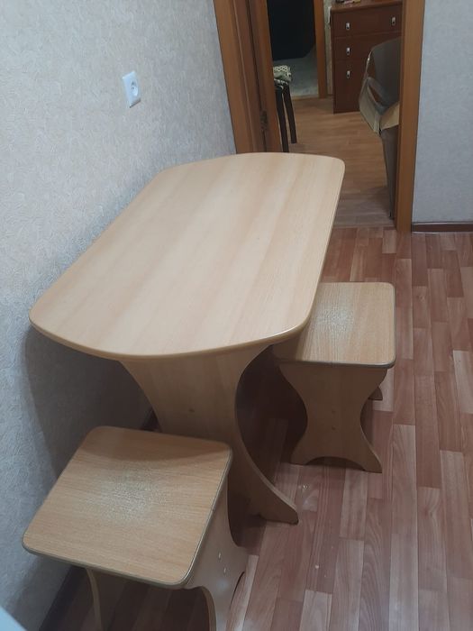 Стол кухня б.у 20000