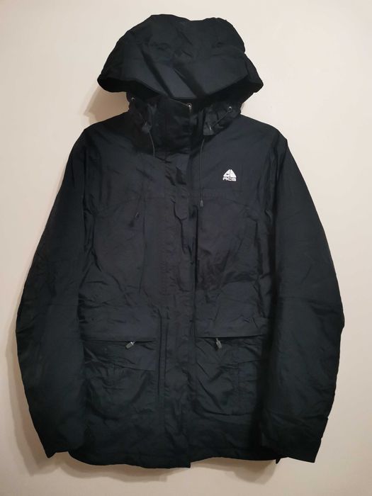 Дамско ски яке Nike.