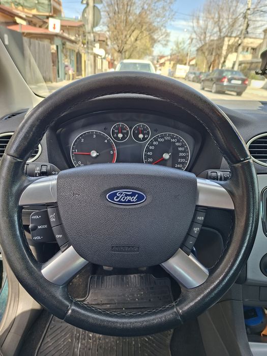 Vând Ford Focus 2 1.8TDCI