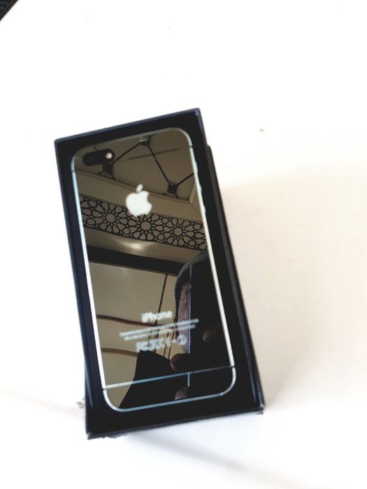 Iphone 5  oynalik korpus juda chiroylik