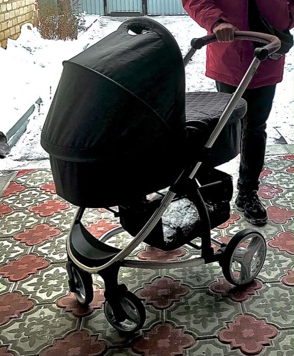 Продам прогулочную коляску 2 в 1 с люлькой Skilmax