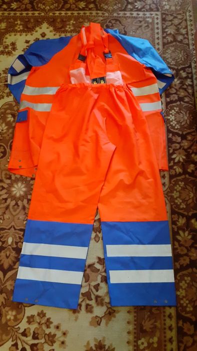 Спецовка для монтажников электриков. Прорезиненная. Б.у. Европа