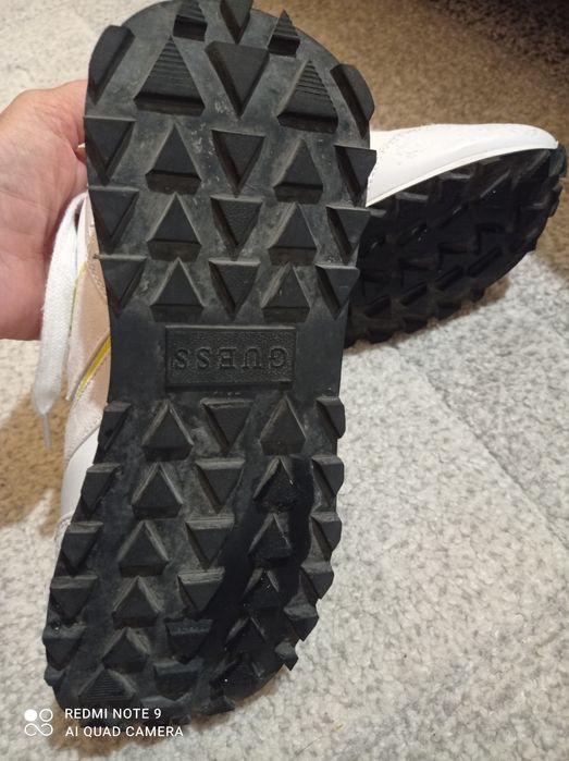 Маратонки,сникърси бели Guess