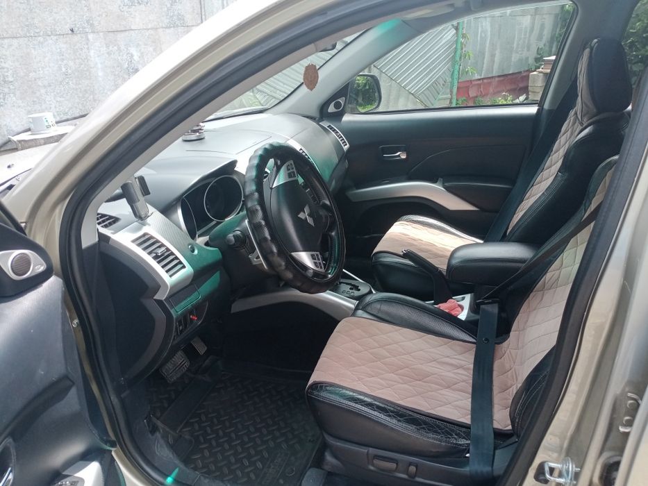 Митсубиси Аутлендер