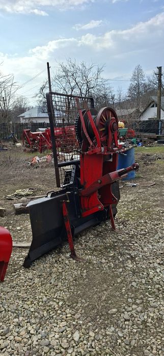 Troliu forestier in tiranti