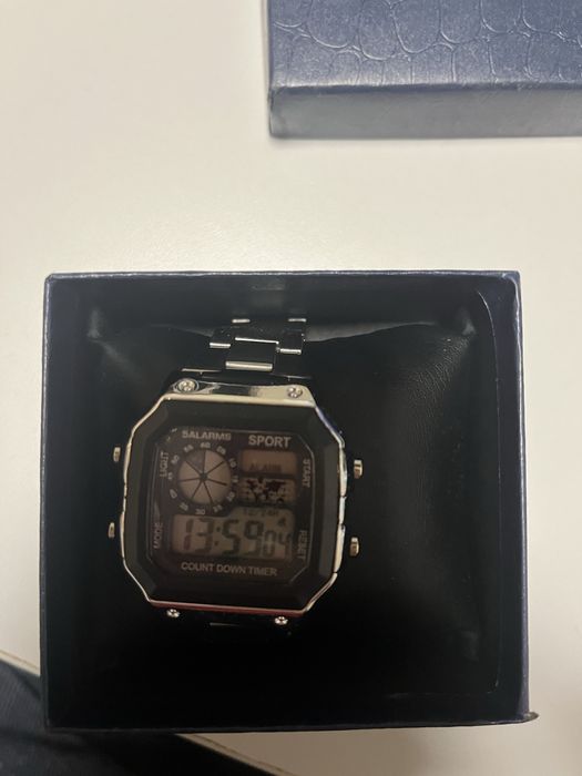 Часы электронные