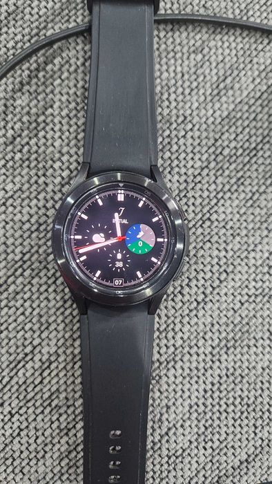 Часовник Samsung Galaxy watch 4