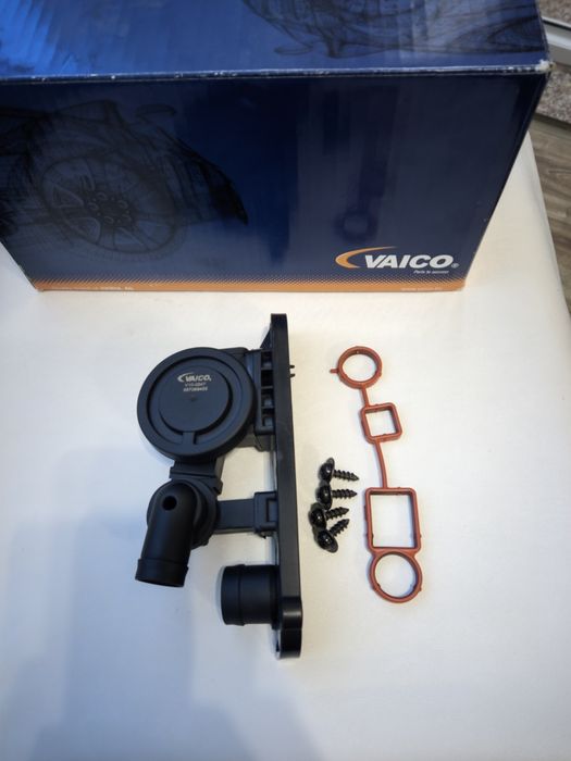 Supapa PCV Crankcase Breather Audi A4 B7 2.0 TFSI Vaico 06F129101P