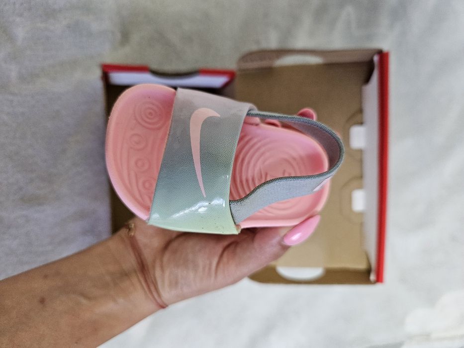 Денско екипче и сандалки на NIKE