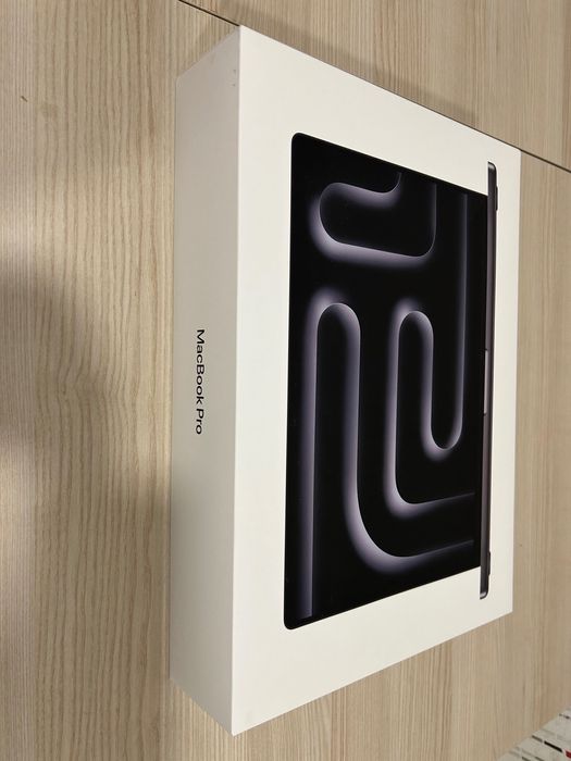 Apple MacBook PRO 16.2 (2024)