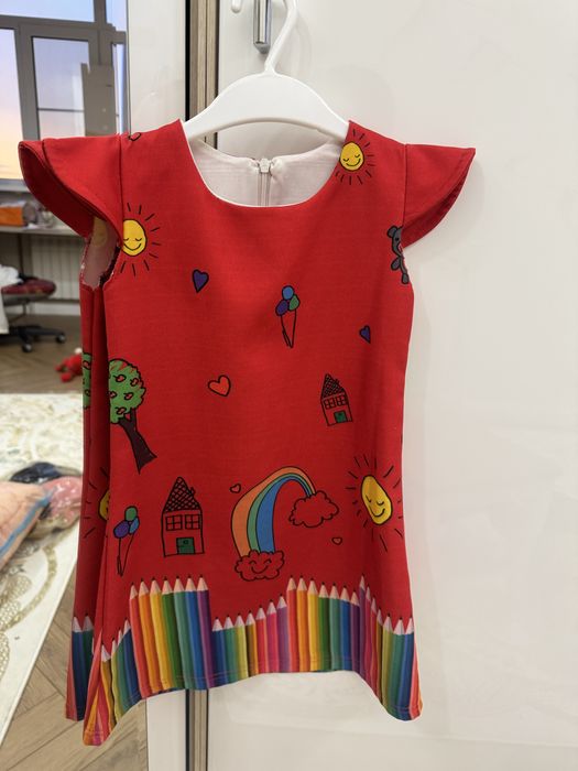 Продам платье для девочки 4-5 лет