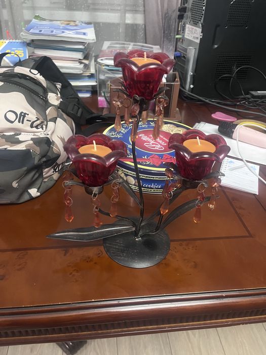 подсвечница со свечами