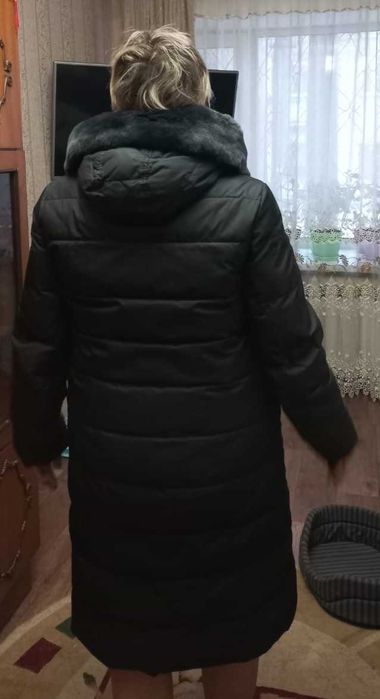 Продаю зимний пуховик