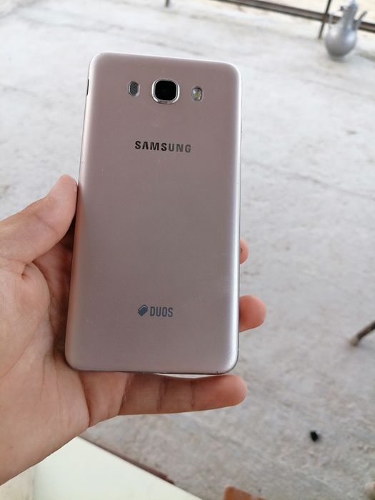 Samsung galaxy J7 (2016)