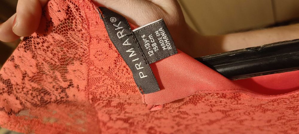 Дамски рокли с къс рък