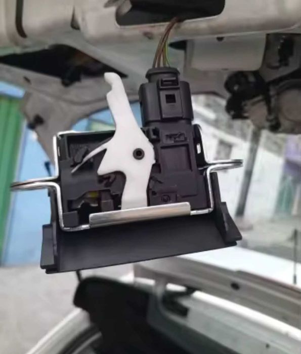 Брава за отключване на багажника VW Golf Touran Tiguan Altea Polo голф