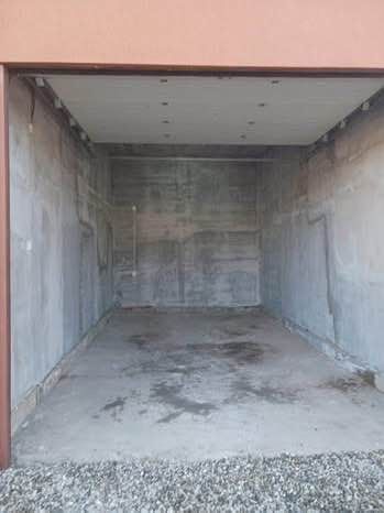 Inchiriez garaje/ spatii de depozitare