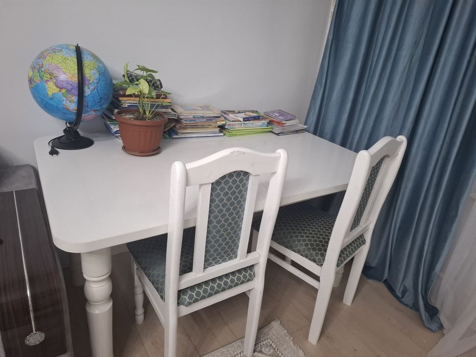 Стол собирается на  1.5м удлиняется 2.20.самовывоз.качество хорошее