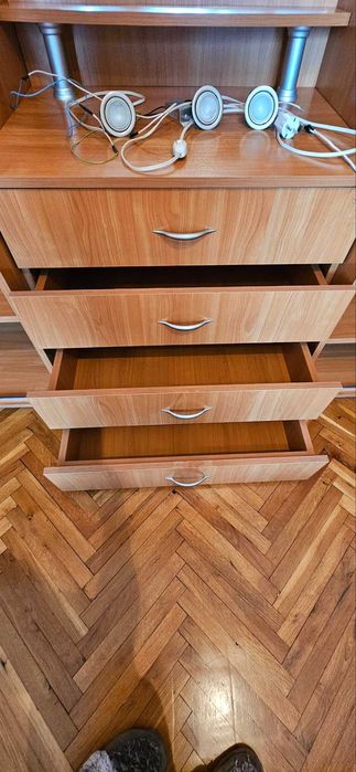 Гардероб с огледало