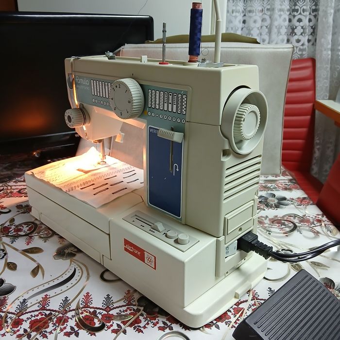 Masina de cusut VERITAS cu graifar industrial rotativ