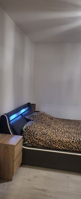 Apartament cu 3 camere de vânzare.