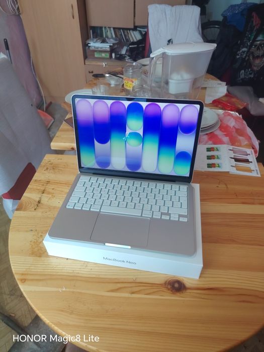 Чисто нов Apple MacBook Neo 13" (A18 Pro / 8GB / 256GB) – Пълен комплект, Гаранция!