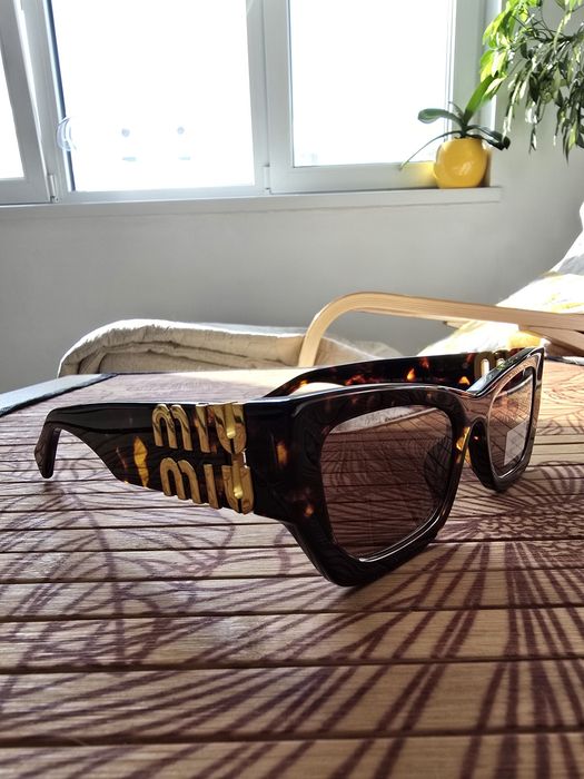 Дамски слънчеви очила Miu Miu MU 09WS (Tortoise / Brown)