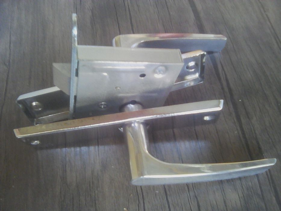 Защёлки прочные.