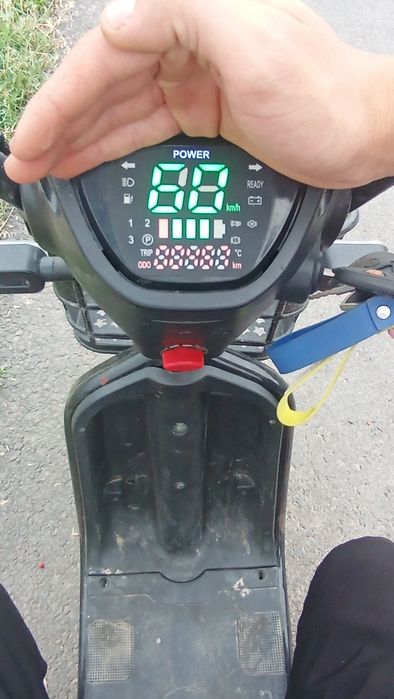 электроСкутер sk8