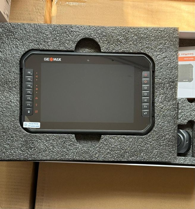 Tableta GeoMax Zenius08 Rugged - NOU