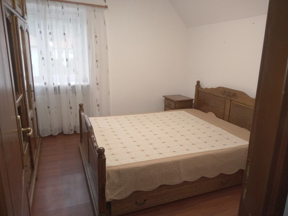 Închiriez apartament doua camere semidecomandat