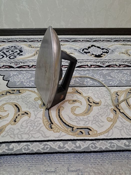 Продается УТЮГ ( советский)