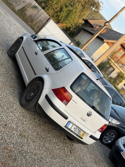 Vw Golf 4 Nr valabil 137.000 Km /fara daune /2001