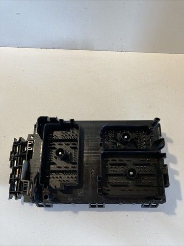 Държач за реле и бушони за Vauxhall Astra 1.3 Cdti (2012) 13343765