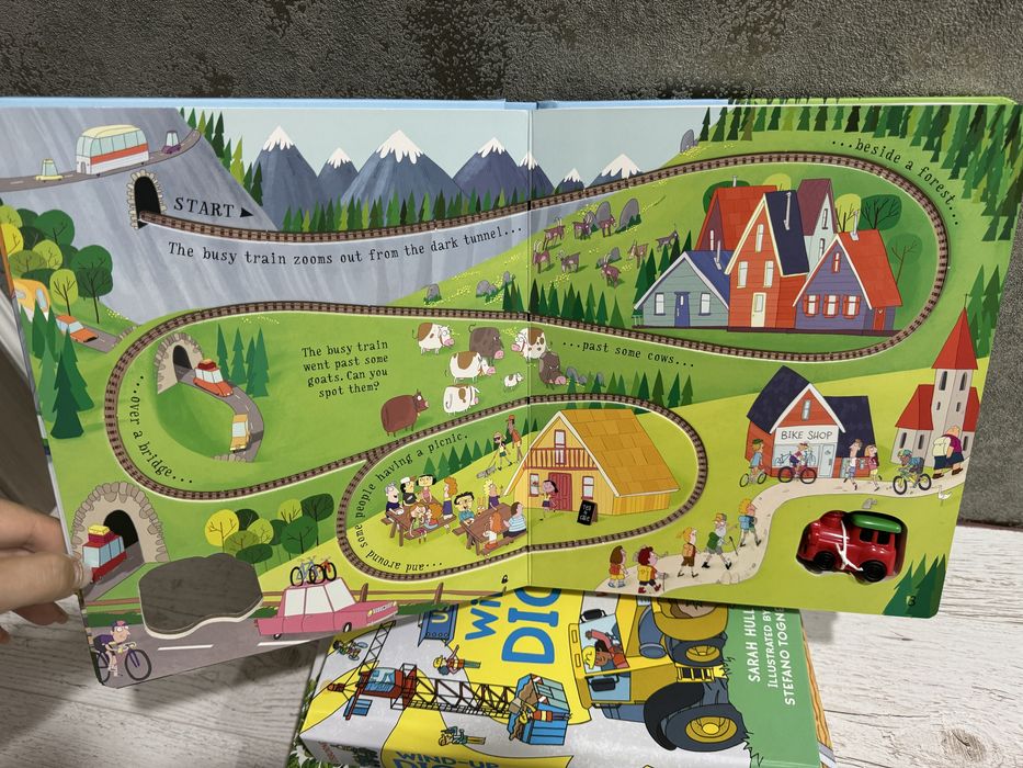 Usborne pull-back busy train book. Carte jucarie trenulet