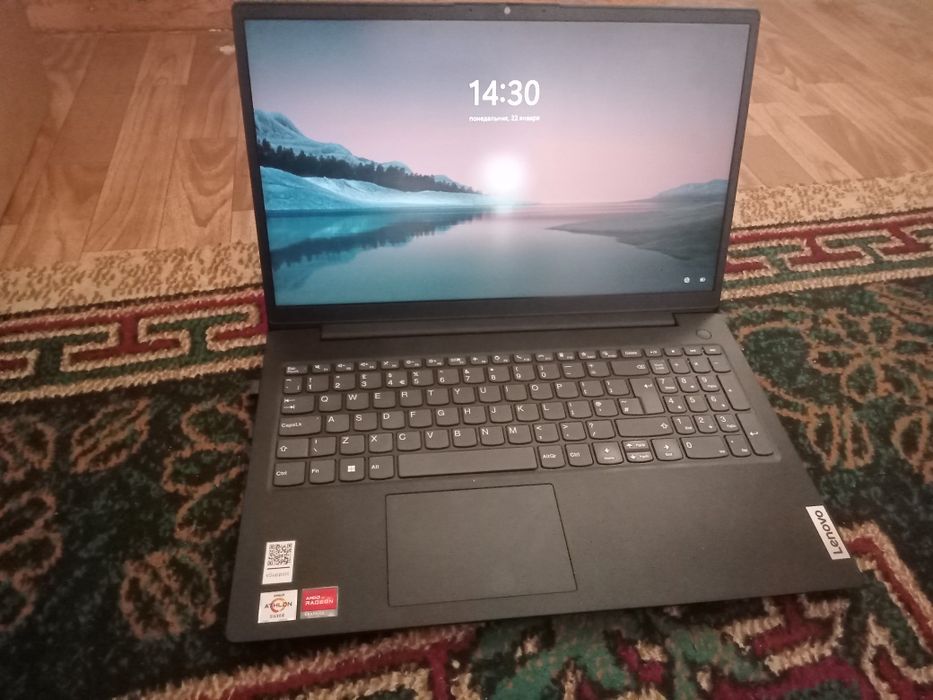 Lenova noutbuk sirochni sotiladi pul zarur 6 oy ishlatilgan xolat zoʻr