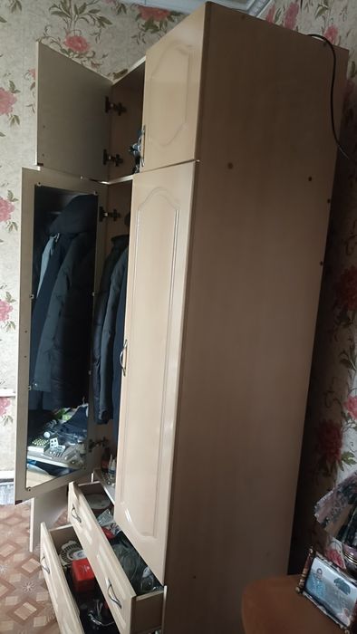 Продам   шифоньер.