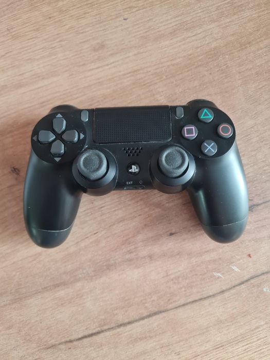 продам Dualshock 4 на запчасти