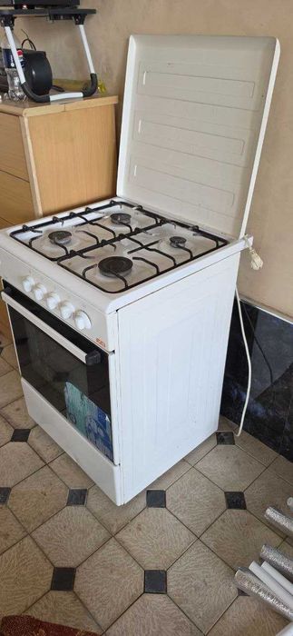 Продается газовая плита Артель