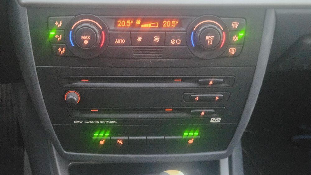 BMW 120i автомат бензин хечбек подгрев