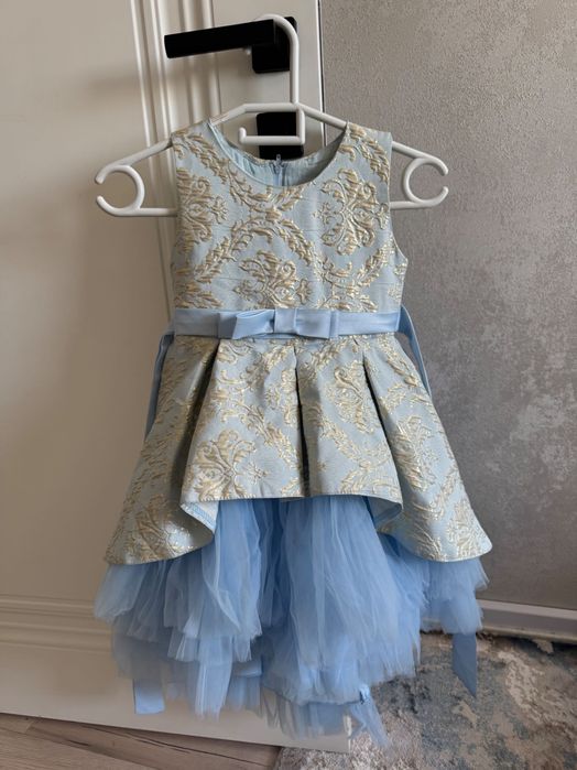 Продам детское платье на праздник