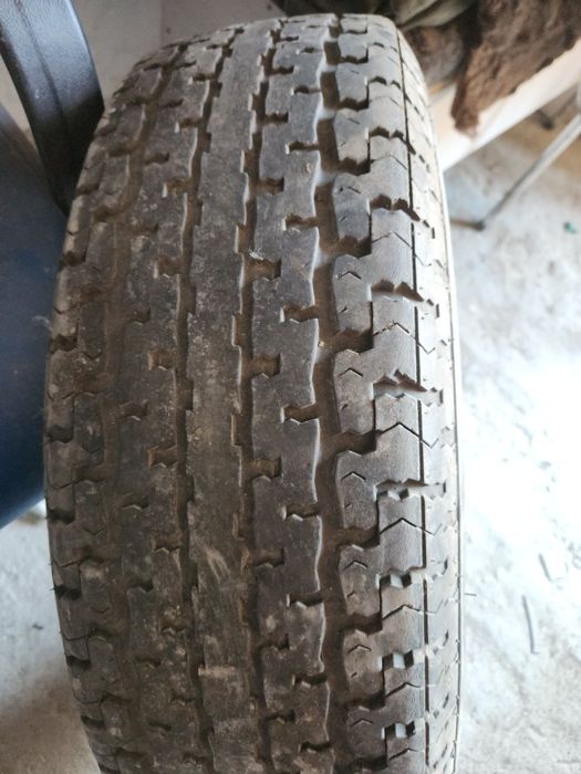 Продам 1 шину R15 225/75 ST