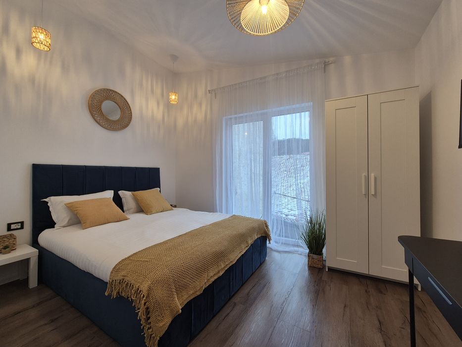 Vând paturi 160x200 cu saltea