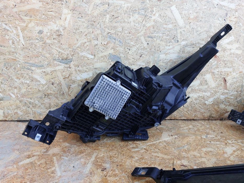 Far faruri stanga dreapta range rover vogue l460 full led originale