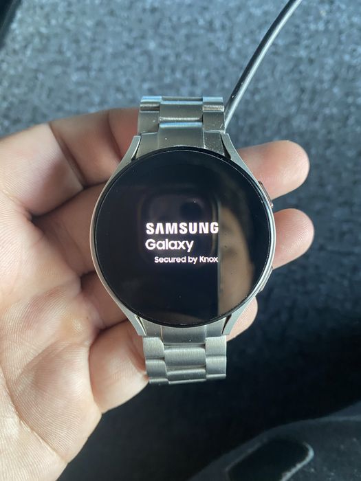 Vând Samsung Galaxy Watch 5