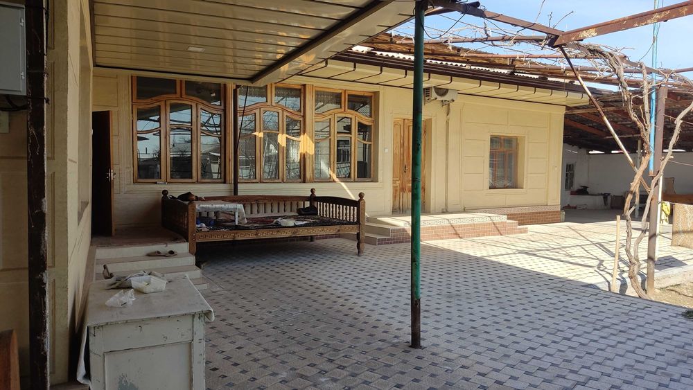 Ховли уй сотилади