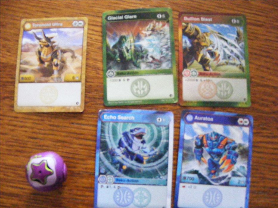 5 карти Bakugan + 1 топче