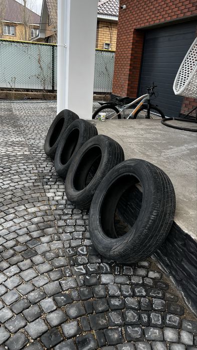 Продам комплект шин